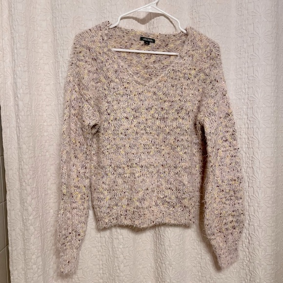 Soft knit sweater - Picture 1 of 3